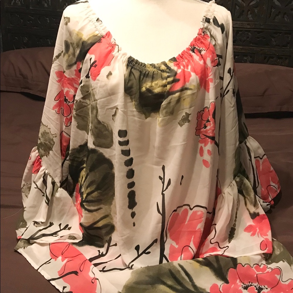 🖤STYLE TREND GLAMOUR🖤 EUC Pretty SHEER floral blouse with ruffled sleeves